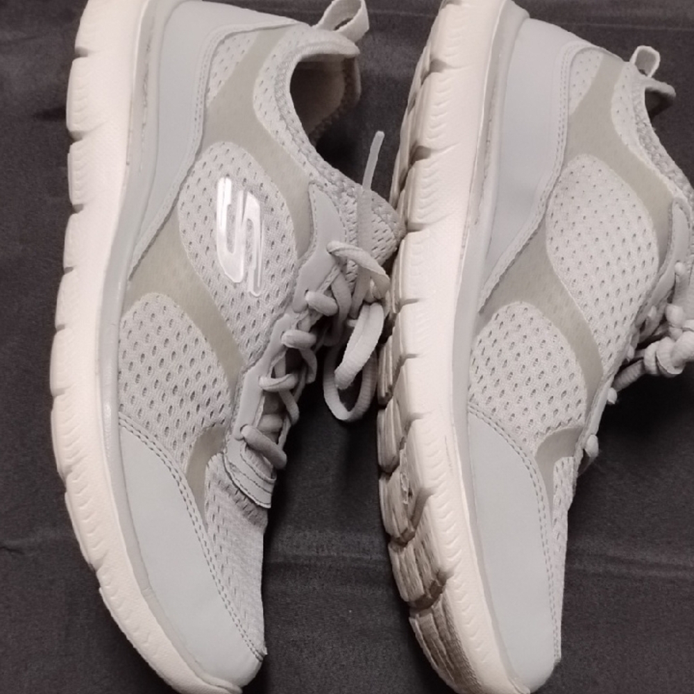 Skechers Gray Mesh Athletic Shoes